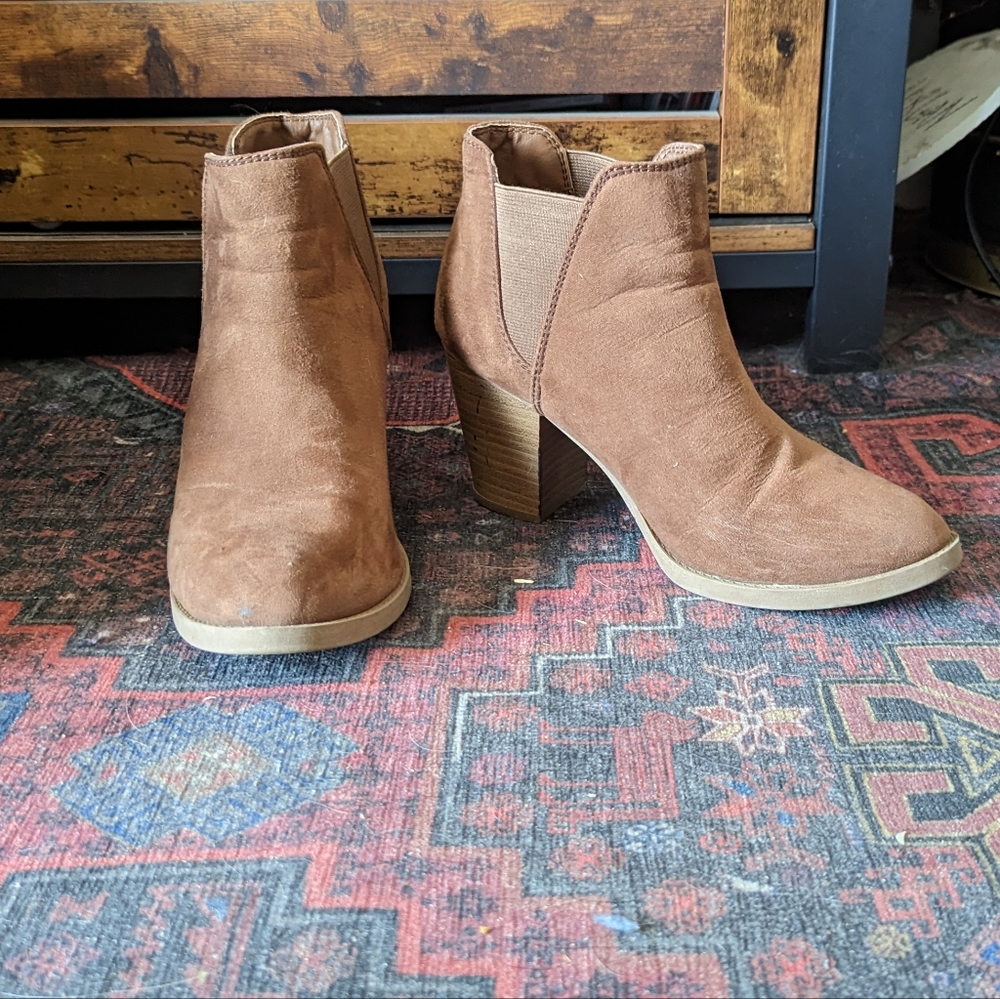 Shoes - Picture 3 of 5